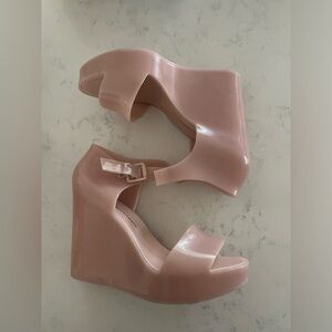 NWT Melissa Mar Wedges 9